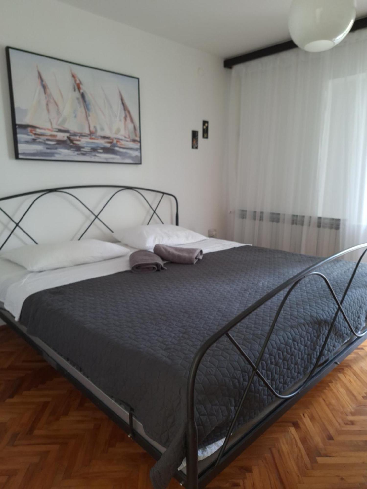 Corina & Franco Apartamento Senj  Quarto foto
